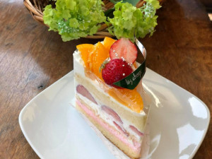 4月の スペシャルショートケーキの日は レ シュー 西鎌倉 湘南にあるケーキとお菓子のお店 Les Choux